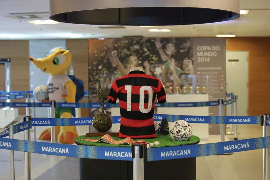 Rio: Maracanã Stadium Official Entrance Ticket - Optional extras: photos by the pitch and interactive add-ons
