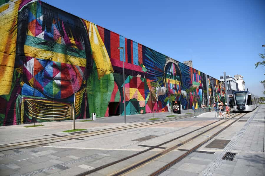 Rio: Olympic Boulevard, Museum of Tomorrow & History Tour - The Eduardo Kobra mural on Olympic Boulevard: color with meaning
