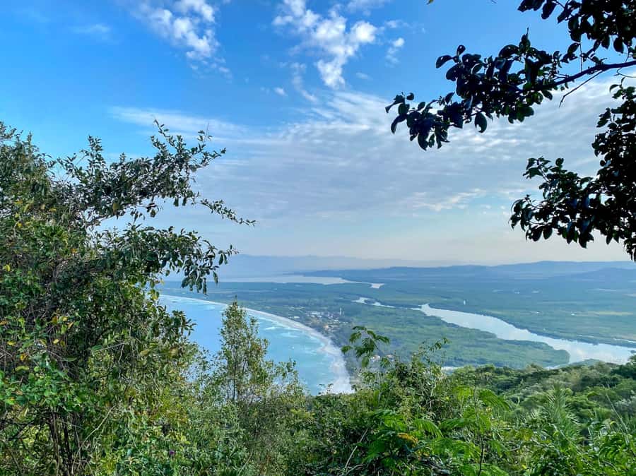 Rio: Pedra do Telégrafo Hiking & Relax in a Wild Beach - At the top: posing safely, and the optional photographer