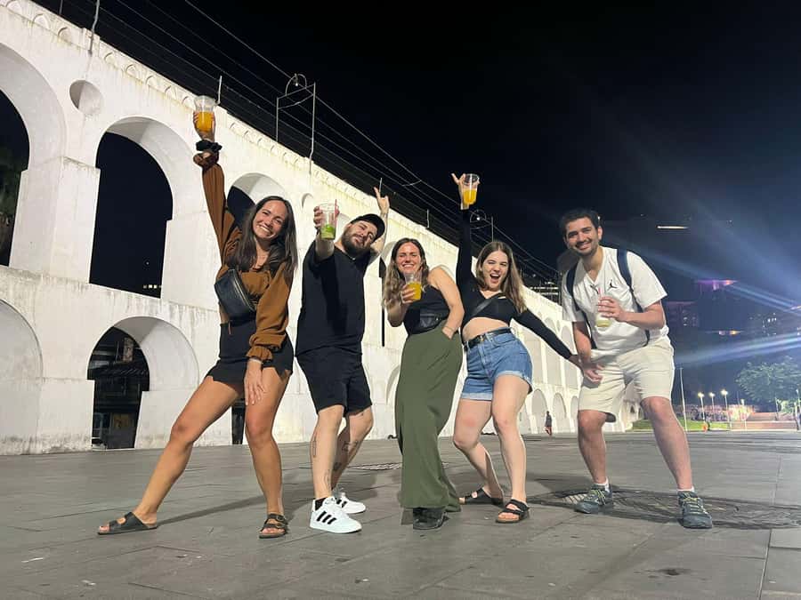 Rio: Pub Crawl in Lapa with Cachaça Tasting and Live Samba - Selarón steps photo stop: why this brief break is actually useful