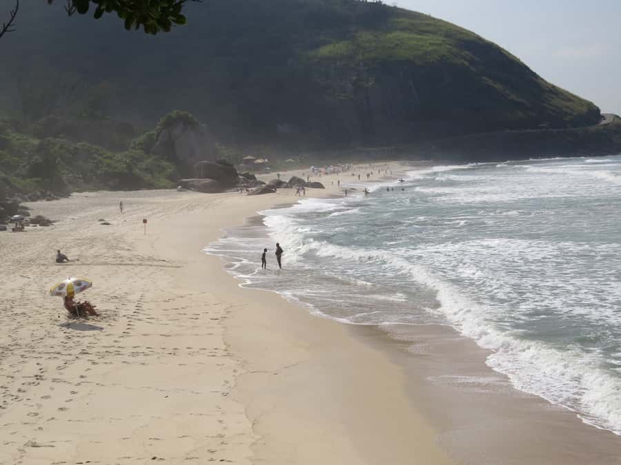 Rio's Best Hidden Beaches Small Group Tour - Food and drinks: plan a simple meal stop