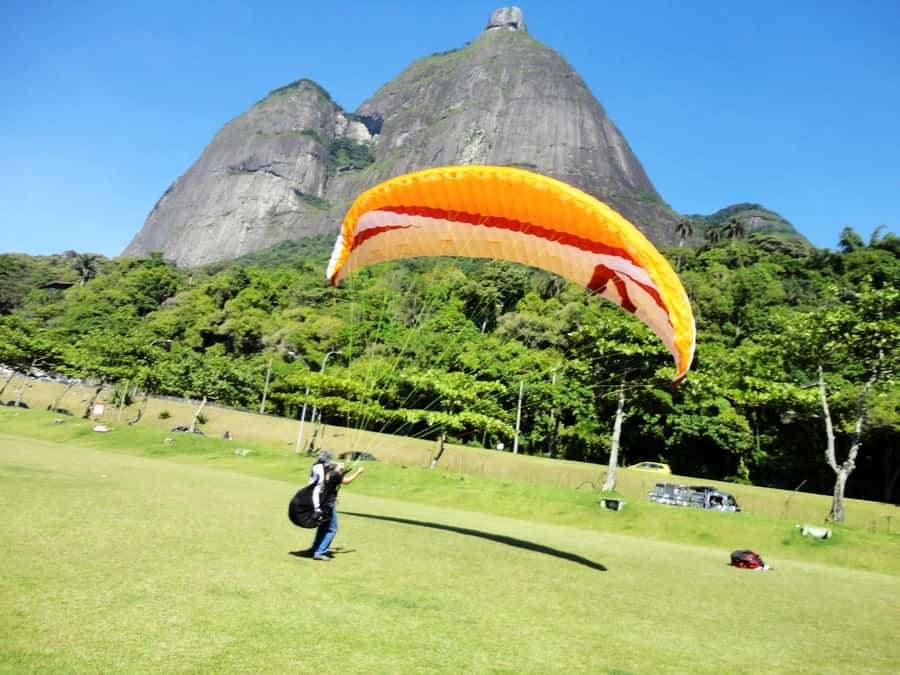 Rio's Best Hidden Beaches Small Group Tour - From your hotel to São Conrado: photo stops and the free-flight landing view
