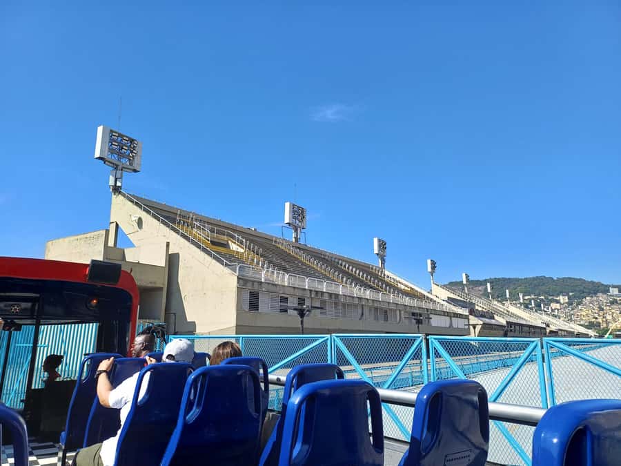 Rio Samba Bus: hop-on hop-off city tour in Rio de Janeiro - Sugarloaf Mountain and Morro da Urca: the cable-car photo moment