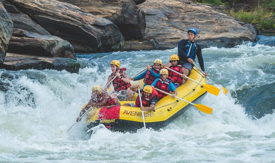 Rio: White Water Rafting Adventure tour in Rio de Janeiro - The 7 km rafting run: II to III rapids, what that feels like