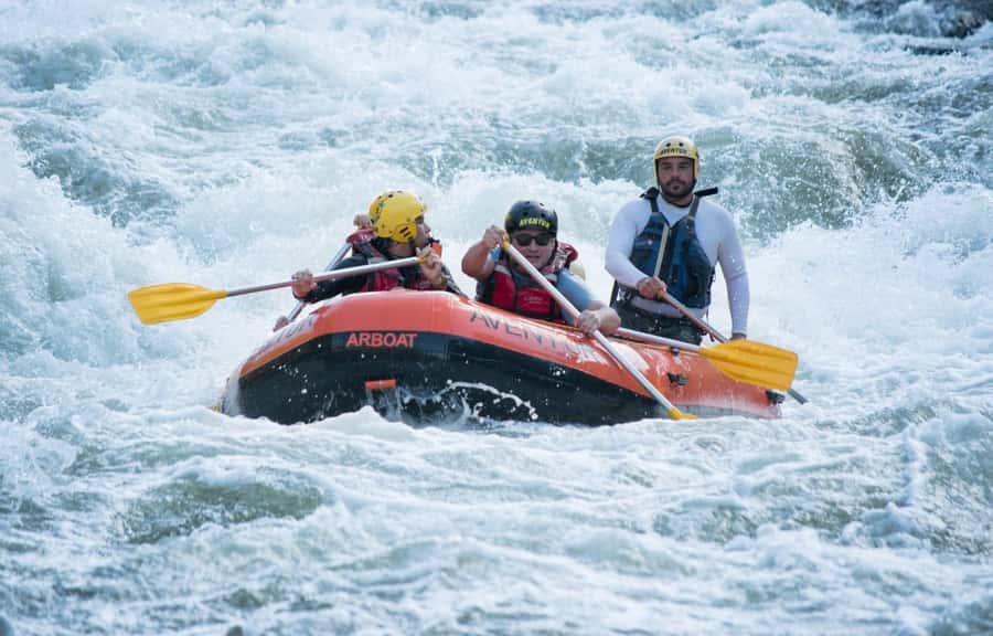 Rio: White Water Rafting Adventure tour in Rio de Janeiro - The workout reality: adrenaline plus real paddling effort