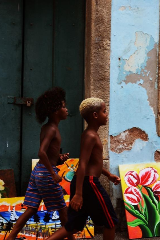 Salvador, Bahia: A amazing Walking Tour! - O Cravinho and the drink tasting that slows you down