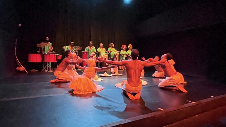 Salvador by Night: Cultural Dinner and Show - Traditional Bahian dinner: included, but mind the details