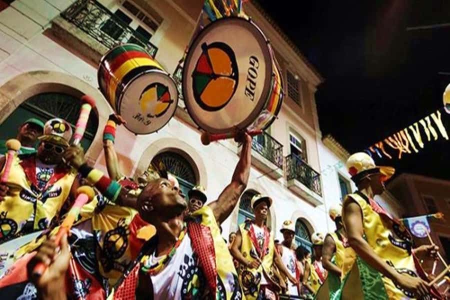Salvador by Night: Pelourinho & Old Town Tour - Entering Pelourinho, UNESCO Baroque at night