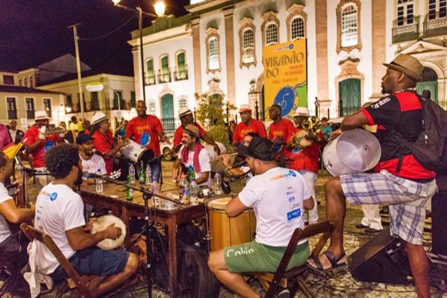 Salvador by Night: Pelourinho & Old Town Tour - Tuesday’s blessings: Mass, African spiritual elements, then music and dance