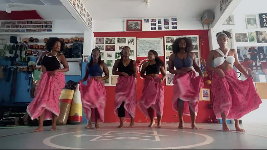 Salvador: Cultural Treasure - Samba de Roda. - Samba and Capoeira: one cultural struggle, different forms