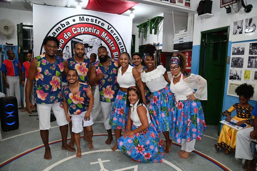 Salvador: Cultural Treasure - Samba de Roda. - Associação de Capoeira Mestre Bimba: the setting that teaches