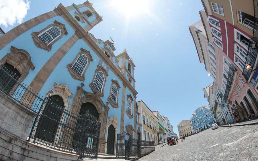 Salvador Historic Walking Tour - Pelourinho - Entering Pelourinho: 17th and 18th-century mansions plus UNESCO meaning