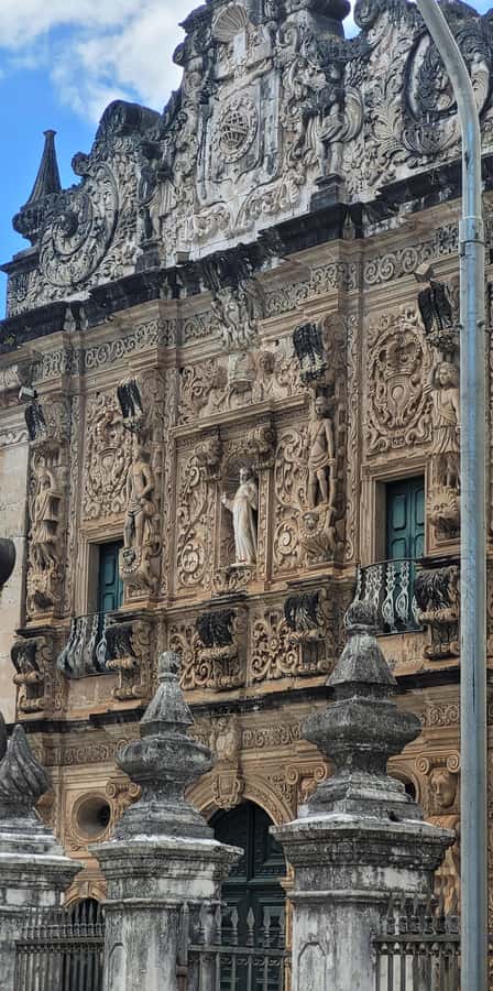 Salvador: Walking Tour Through Pelourinho - Monument to the Fallen Cross, the First Bishop, and Zumbi dos Palmares