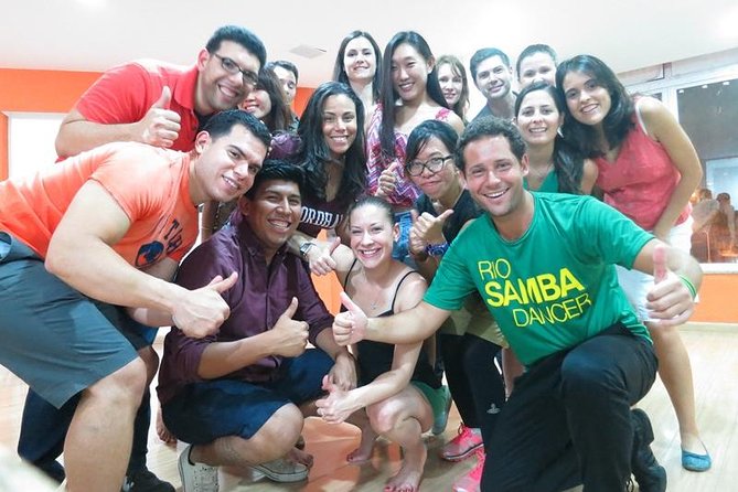 Samba Class in Copacabana - Group Size and the Crowd Factor in Late December