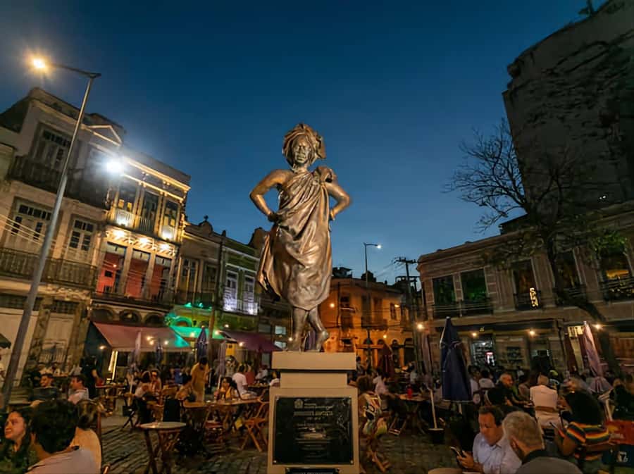 Samba Night in Pedra do Sal with 1 free caipirinha - The Saúde walk: how the guide connects culture, faith, and survival