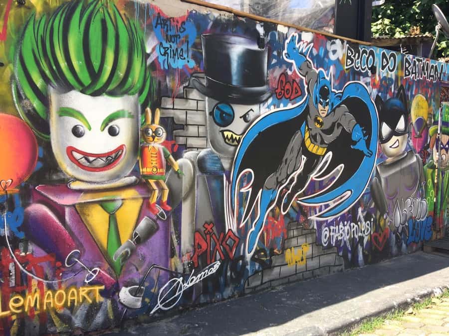 São Paulo: City Highlights Guided Tour - Batman Alley in Vila Madalena: graffiti with personality