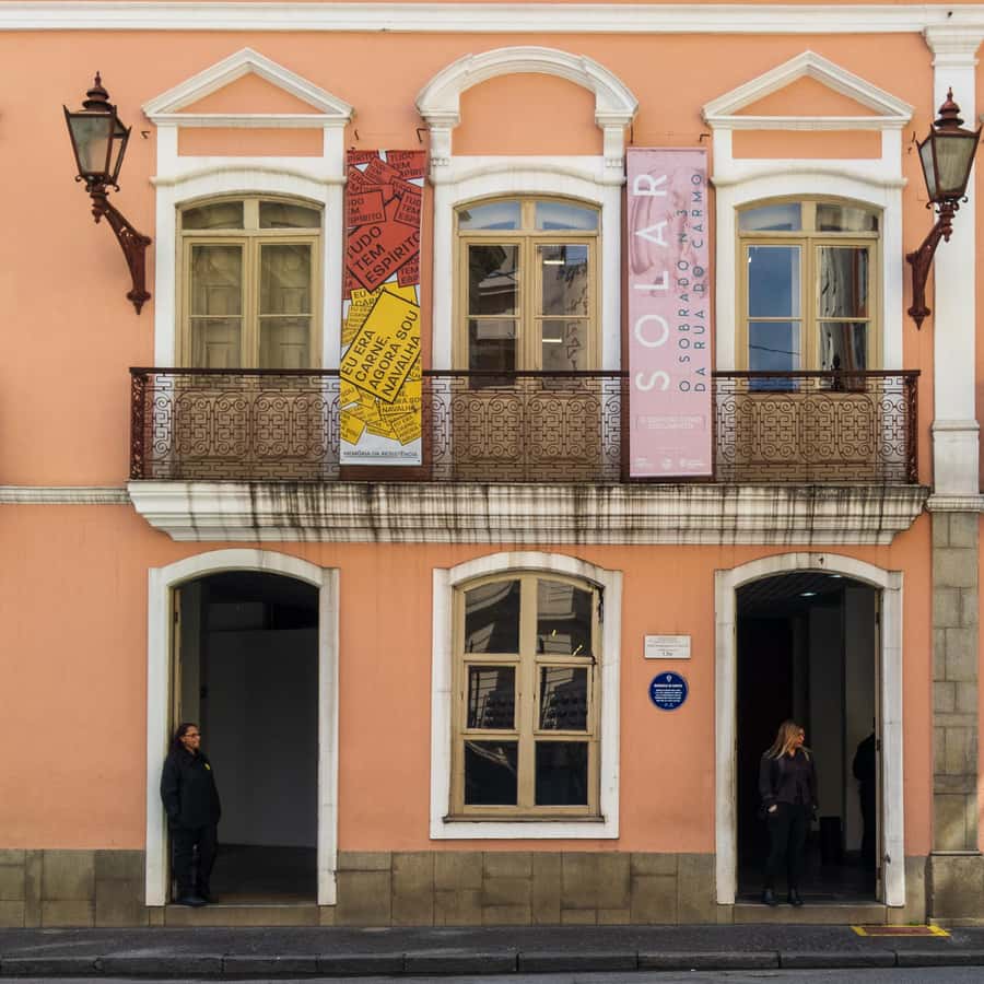 Sao Paulo: Downtown-Center Walking Tour | 2 Hours - English - Mosteiro de São Bento: Quiet Walls in a Loud City