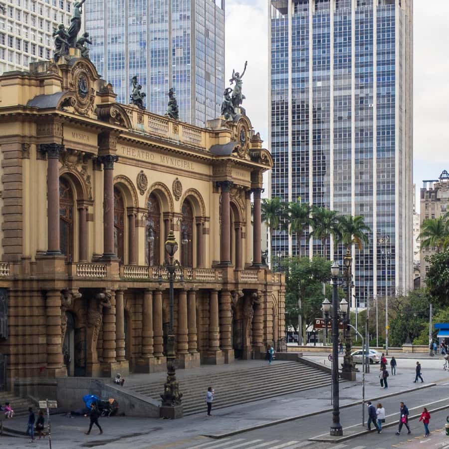 Sao Paulo: Downtown-Center Walking Tour | 2 Hours - English - Entering the Start Point: Edifício Itália and a Strict Time Window