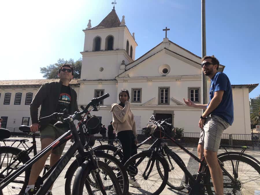 São Paulo: Downtown Historical Bike Tour - Safety, traffic, and how to get the most out of the ride