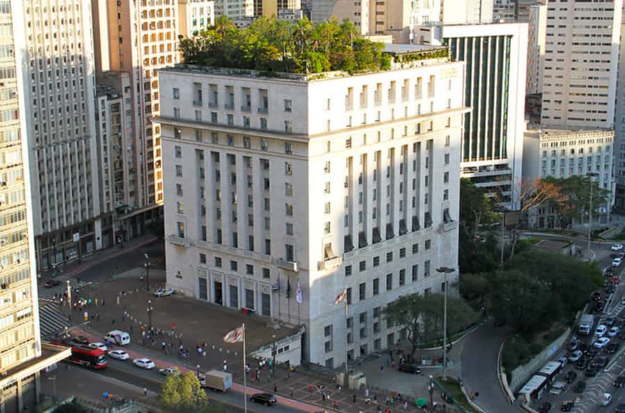 São Paulo: Downtown Walking Tour with Farol Santander Entry - FECAP and the commerce-school thread: how business shaped the city