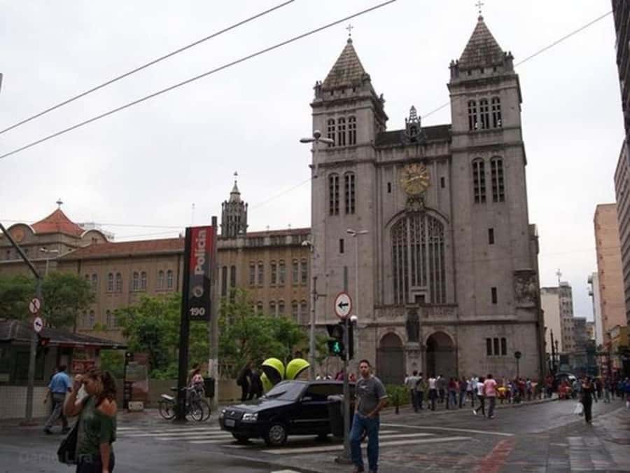 São Paulo : Highlights Walking Tour With A Guide - Getting started at Hotel Pallion Center, then walking with purpose