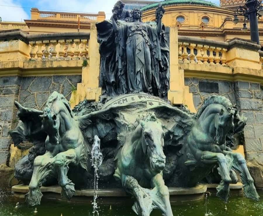 São Paulo : Must-See Sites Walking Tour With A Guide - A 2-hour historic-center route that makes São Paulo stick