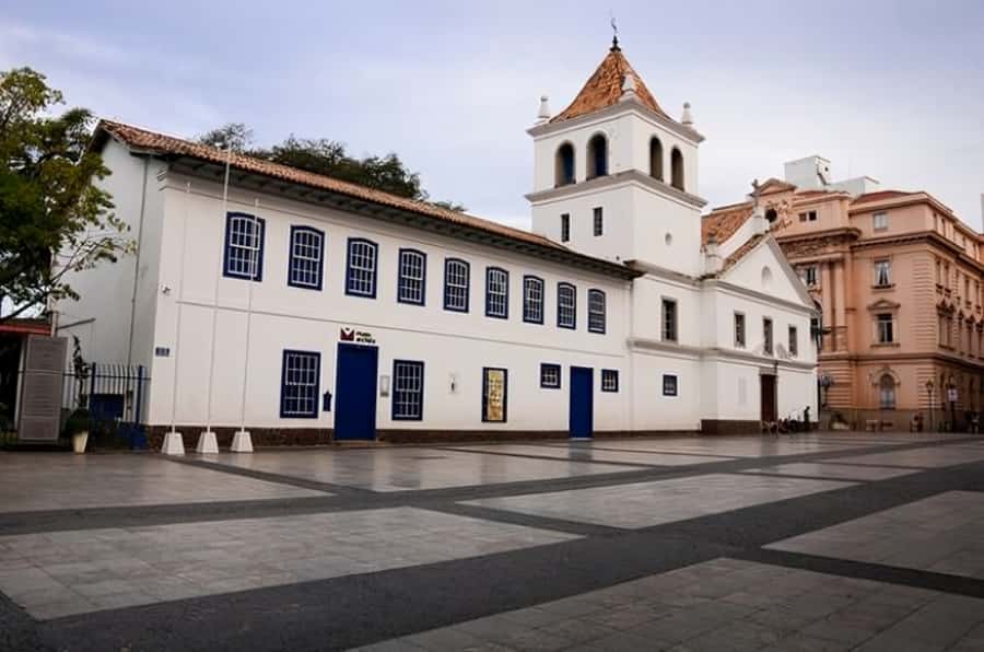 São Paulo : Must-See Sites Walking Tour With A Guide - What you get for US$29, and what costs extra