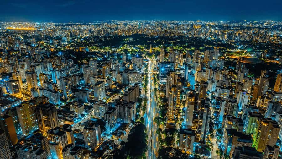 São Paulo: Nightlife Extravaganza Tour with Rooftop Bars - Rooftop first stop: cocktails, skyline lights, and easy momentum