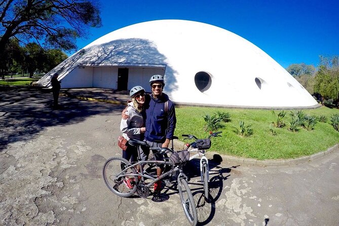 Street Art and Park Bike Tour - Under the Minhocão Overpass: the ride-through moment
