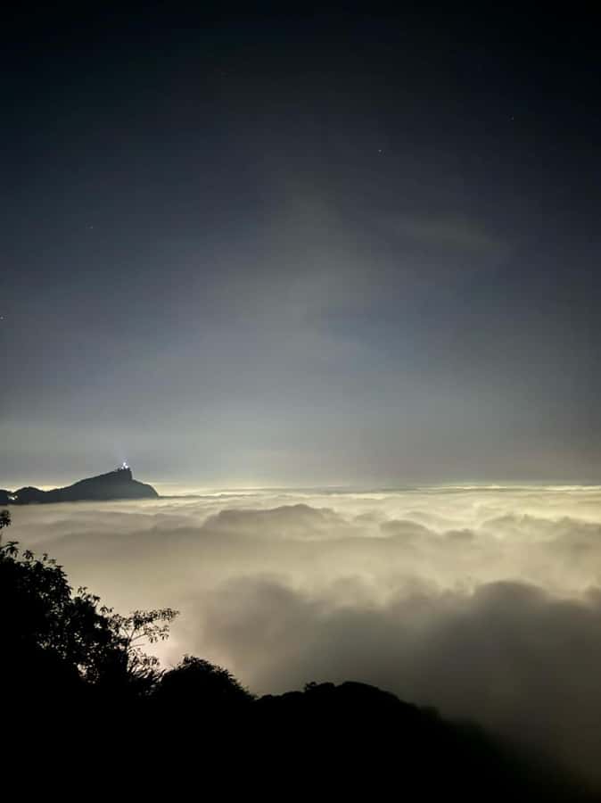 Sunrise at Morro Dois Irmãos + Vidigal Favela Experience - Should you book this sunrise plus Vidigal Favela tour?
