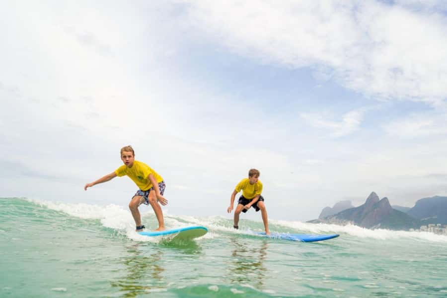 Surf lessons: in Arpoador in Ipanema. - Equipment, what you bring, and the “ready to swim” requirement