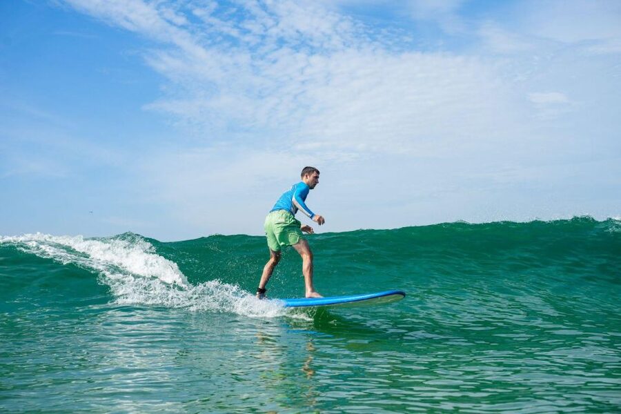 Surf lessons with local instructors in Copacabana/ipanema! - Equipment and what you should bring to avoid a frustrating start