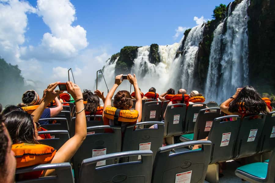 The Best of Iguazu Falls (Brazilian Side) - Half-Day Tour - Entering the Visitors Center With Fast-Track Timing