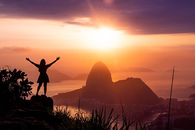 Tour to Mirante Dona Marta at sunrise with guide and photos! - What to wear for a morning with stairs and cameras