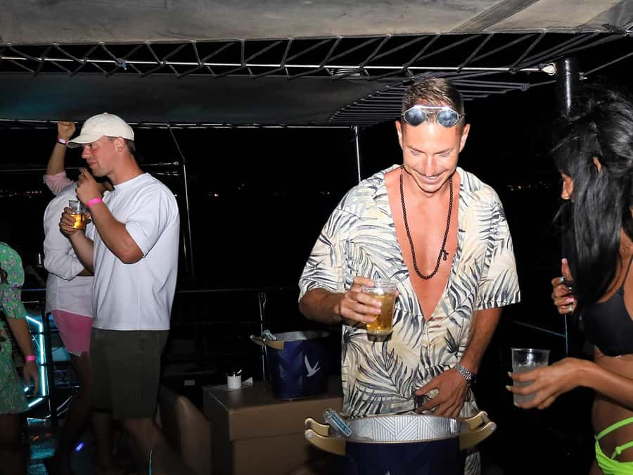 Unforgettable Boat Party - The music mix, from house to funk to Latin rhythms